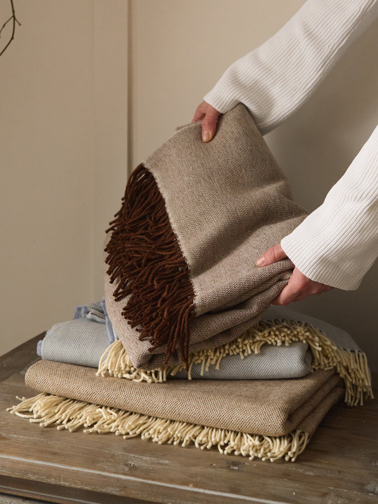 Kilbarn Lambswool Throw Cappuccino Reversible