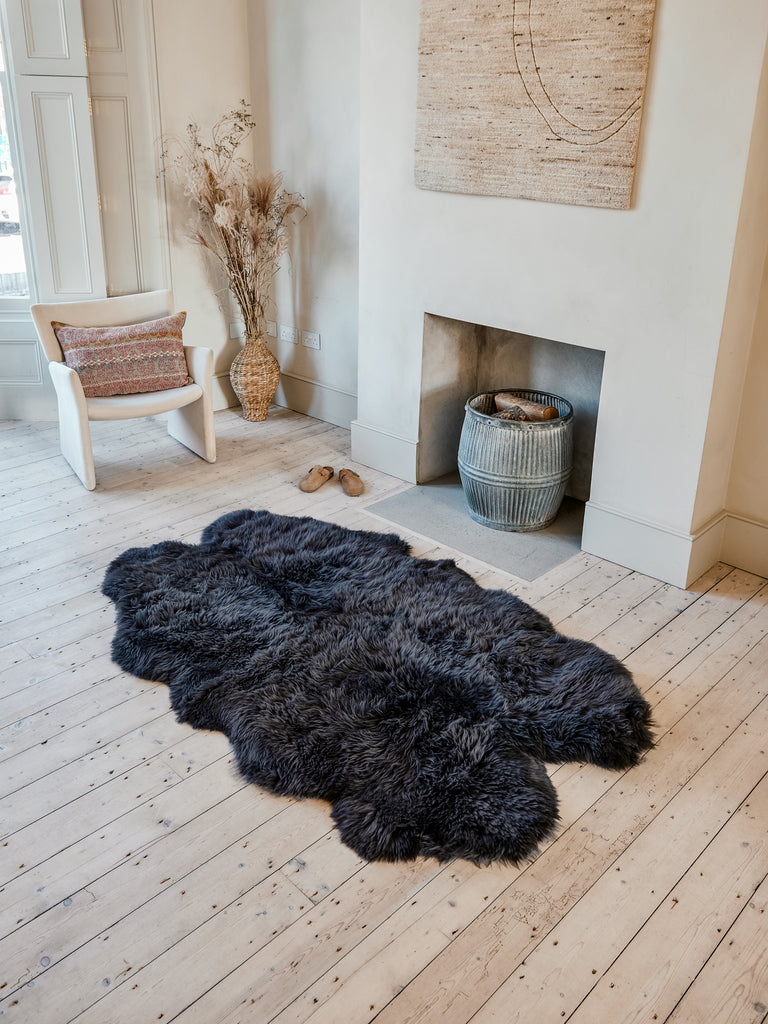 Quatro Sheepskin Rug Dark Grey