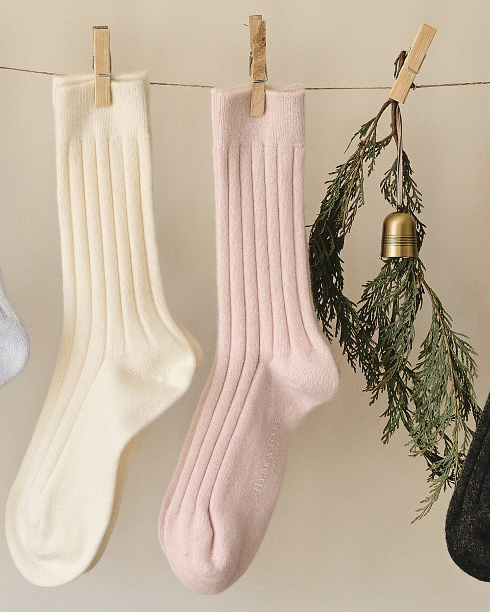 Women's Cashmere Bed Socks - Soft Pink